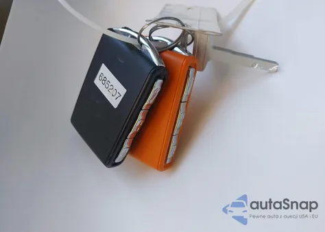 2021 Volvo Xc60 T5 Momentum z USA, uszkodzony, nr VIN YV4102DK2M1685207